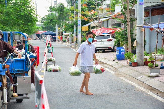 Continuing to support people in need in the Covid-19 pandemic of Hoang Phap Pagoda (series 4)
